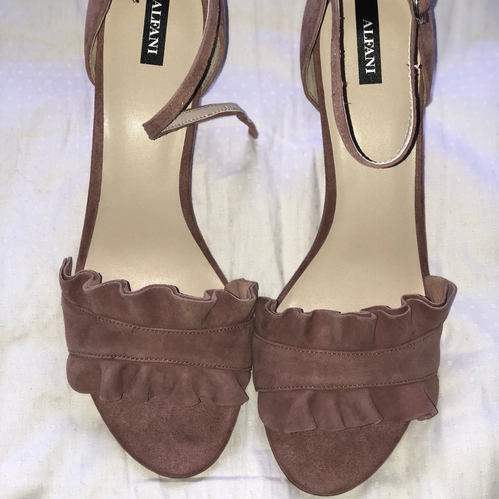 Alfani mauve kitten heels